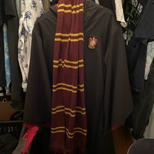 GRYFFINDOR UNIVERSAL ROBE AND SCARF HARRY POTTER